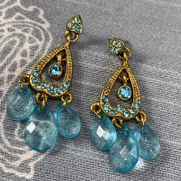 chandelier earrings light blue stone and crystal - Picture 4 of 4